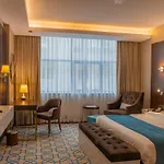 Royal Crown Hotel